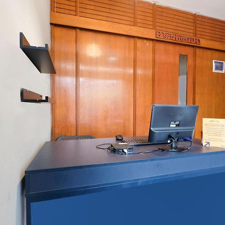 สปอต ออน 2281 โอมาโจ Hotel เซอมารัง ภายนอก รูปภาพ